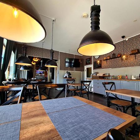 Dala-Jaerna Hotell Och Vandrarhem Eksteriør billede
