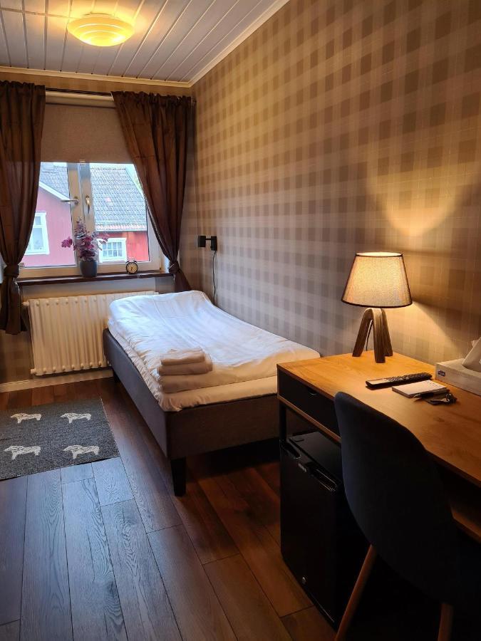 Dala-Jaerna Hotell Och Vandrarhem Eksteriør billede